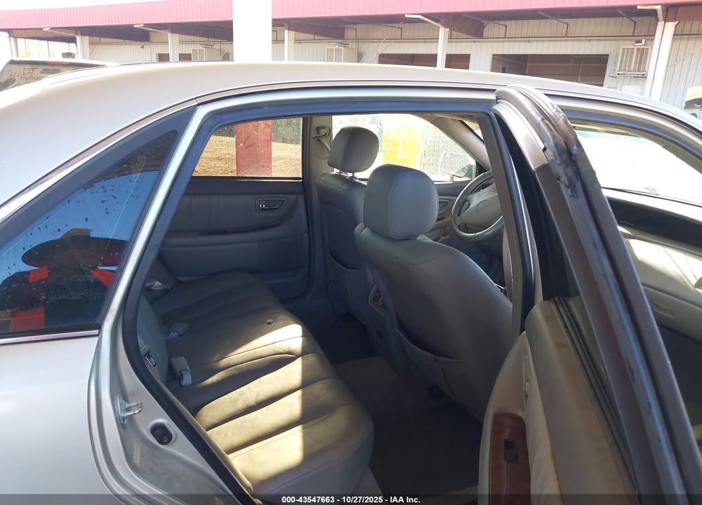 2000 TOYOTA AVALON XLS VIN: 4T1BF28B3YU077390