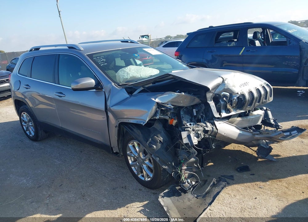 2016 JEEP CHEROKEE LATITUDE VIN: 1C4PJLCB8GW106410