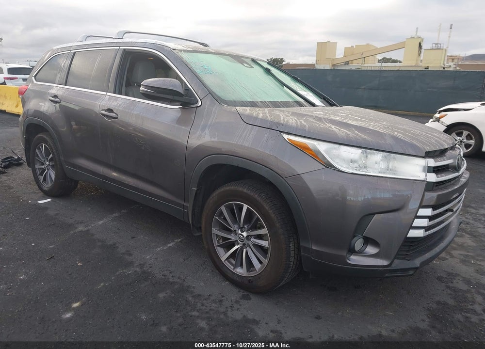 2019 TOYOTA HIGHLANDER XLE VIN: 5TDJZRFH9KS988911