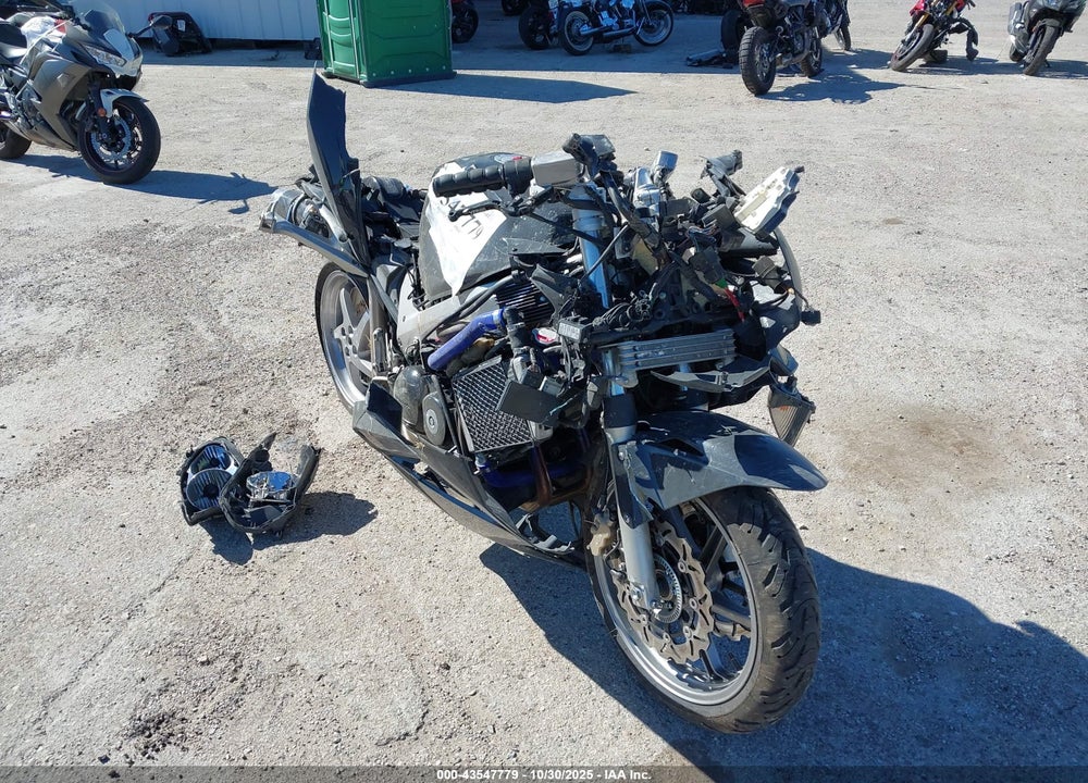 2006 HONDA VFR800 A VIN: JH2RC464X6M800314