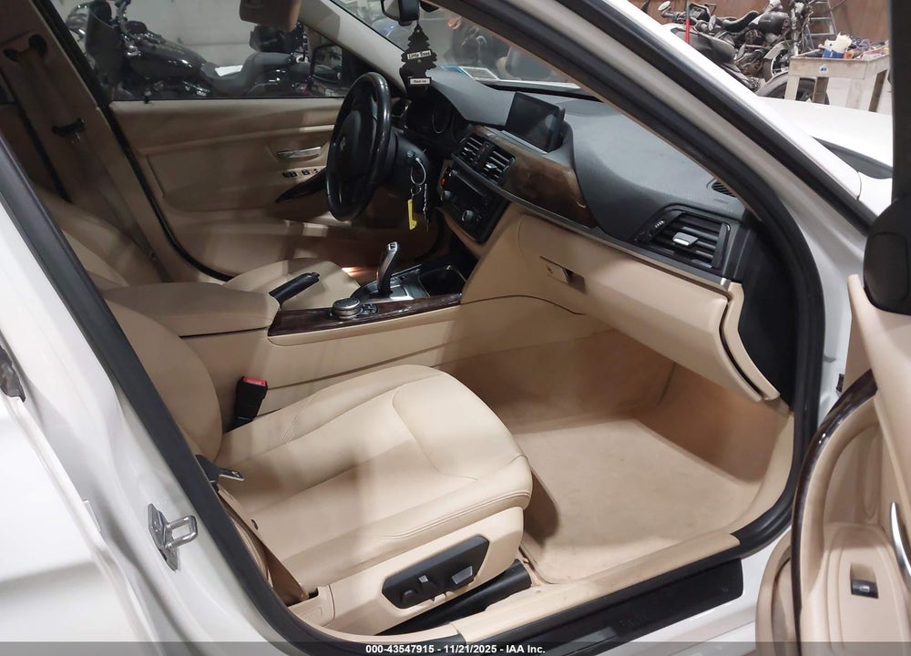 2015 BMW 320I XDRIVE VIN: WBA3C3C58FK202530