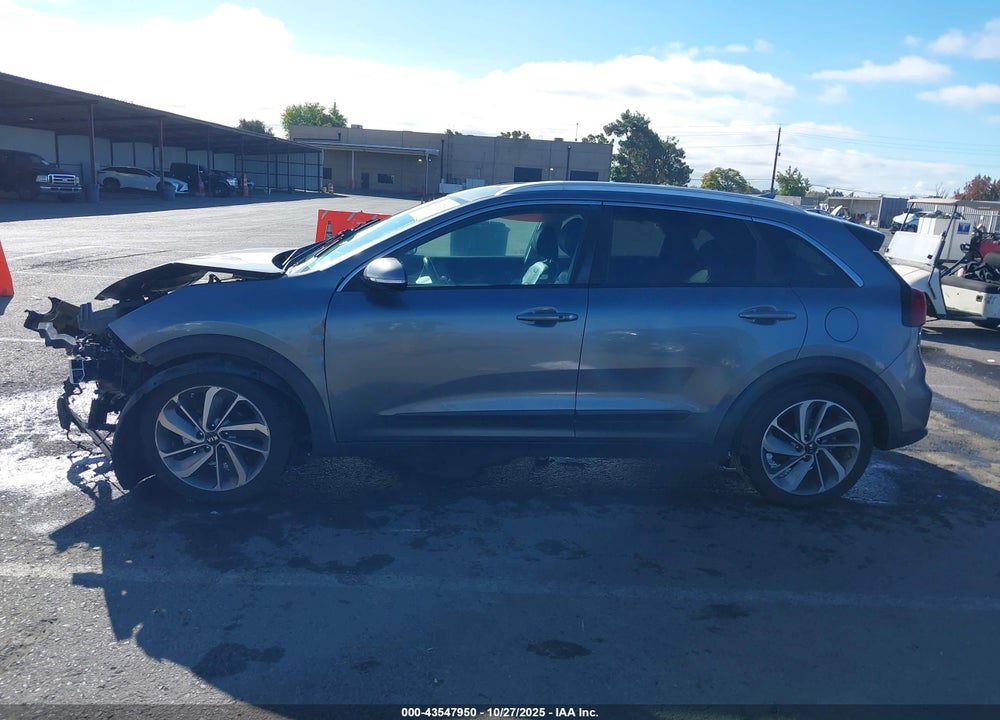 2017 KIA NIRO TOURING VIN: KNDCE3LC5H5081579