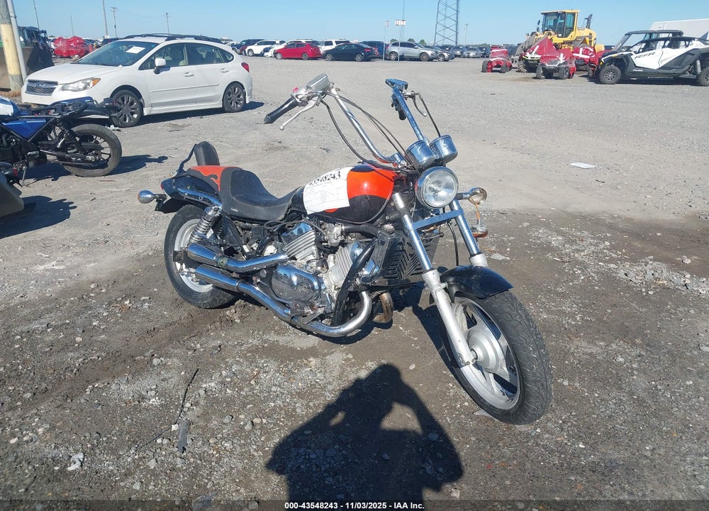 2000 HONDA VF750 C2 VIN: JH2RC4337YM500101