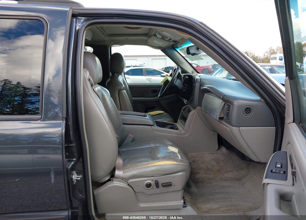 2006 CHEVROLET TAHOE LT VIN: 1GNEK13T26J110182