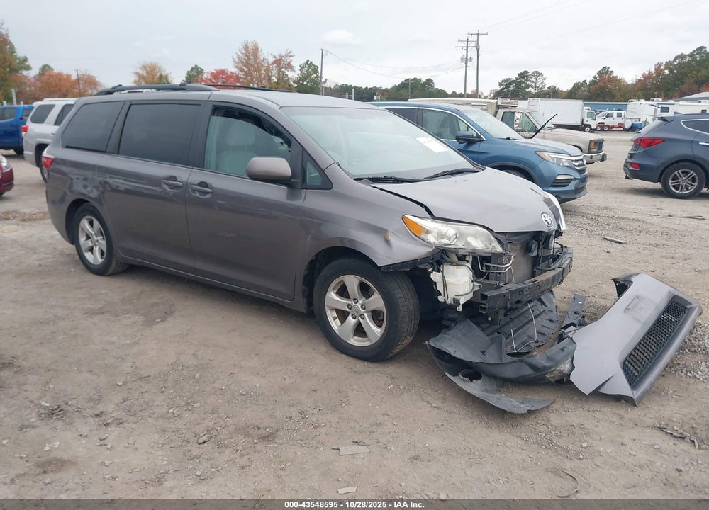 2015 TOYOTA SIENNA LE 8 PASSENGER VIN: 5TDKK3DC0FS578517
