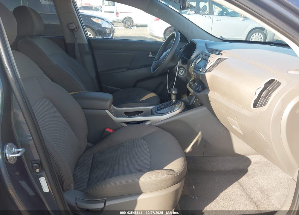 2016 KIA SPORTAGE VIN: KNDPB3AC9G7811672