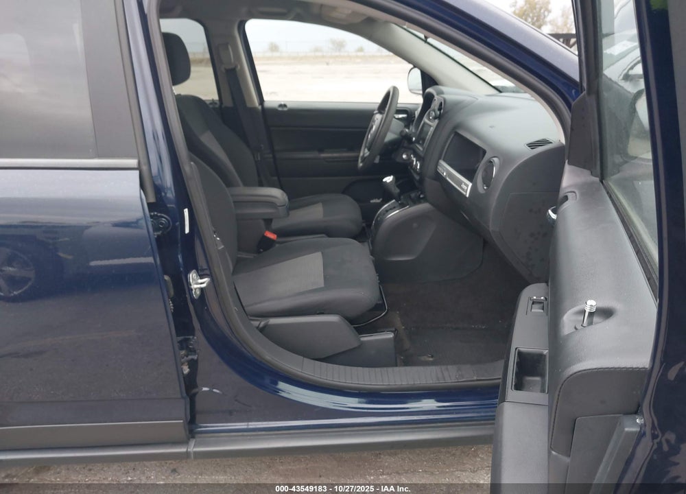 2014 JEEP COMPASS VIN: 1C4NJCBB0ED758617