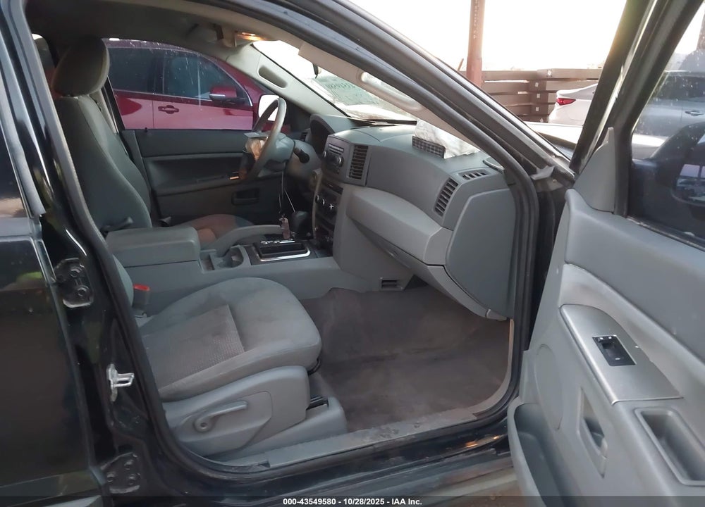 2007 JEEP GRAND CHEROKEE LAREDO VIN: 1J8GS48K77C683547