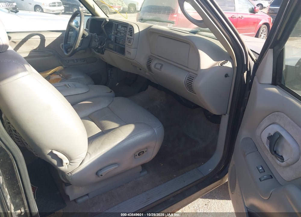 1998 CHEVROLET K1500 FLEETSIDE VIN: 2GCEK19R8W1214500