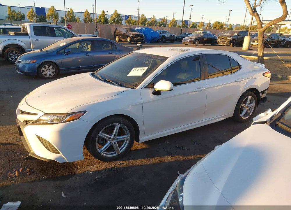 2018 TOYOTA CAMRY SE VIN: 4T1B11HK0JU657646