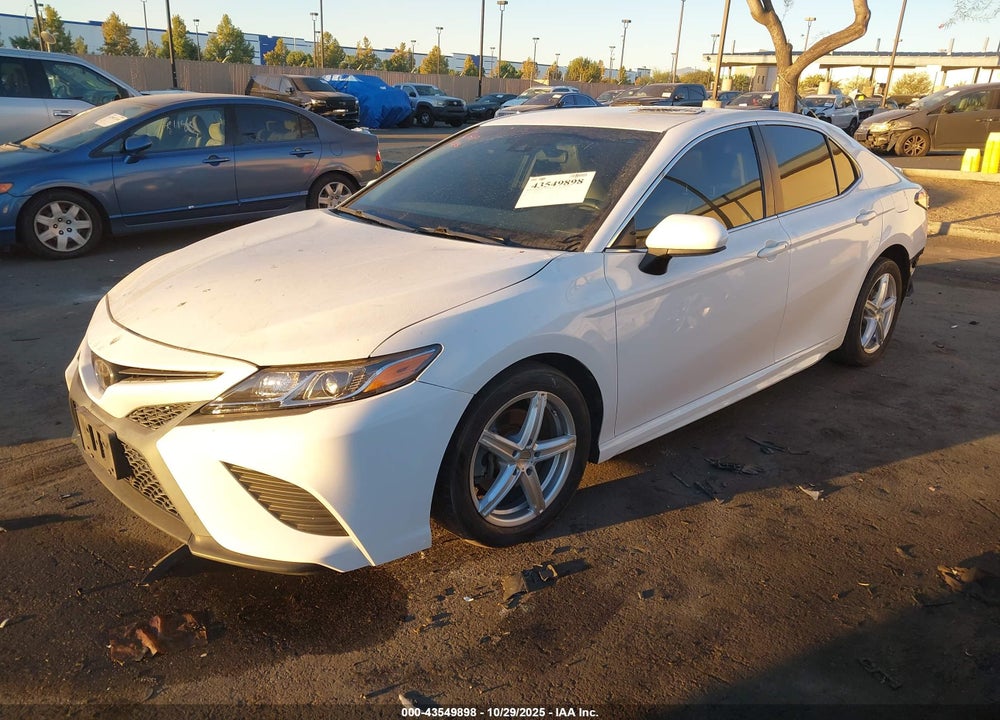2018 TOYOTA CAMRY SE VIN: 4T1B11HK0JU657646