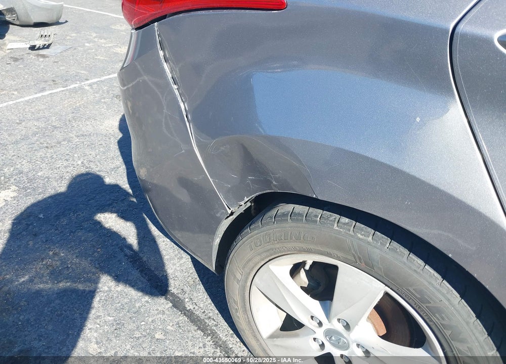 2013 HYUNDAI ELANTRA VIN: KMHDH4AE3DU999218