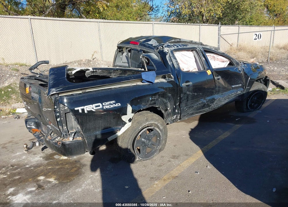 2015 TOYOTA TACOMA BASE V6 VIN: 3TMLU4EN3FM190198