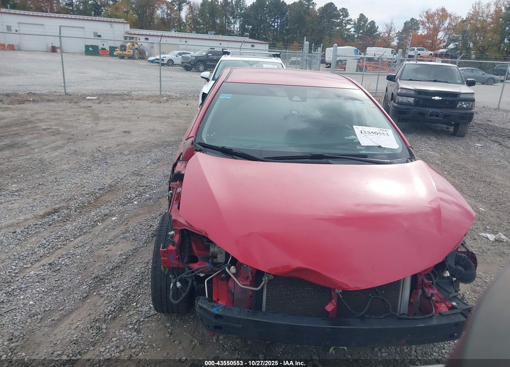 2019 TOYOTA COROLLA LE VIN: 2T1BURHE1KC232911
