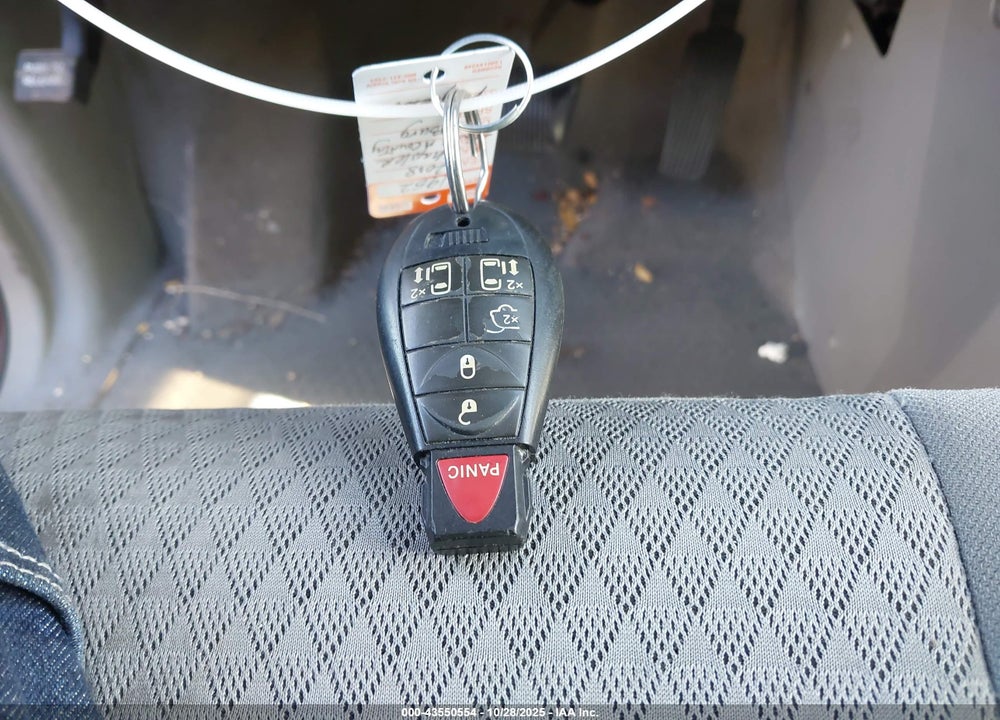 2008 CHRYSLER TOWN & COUNTRY TOURING VIN: 2A8HR54P38R821245