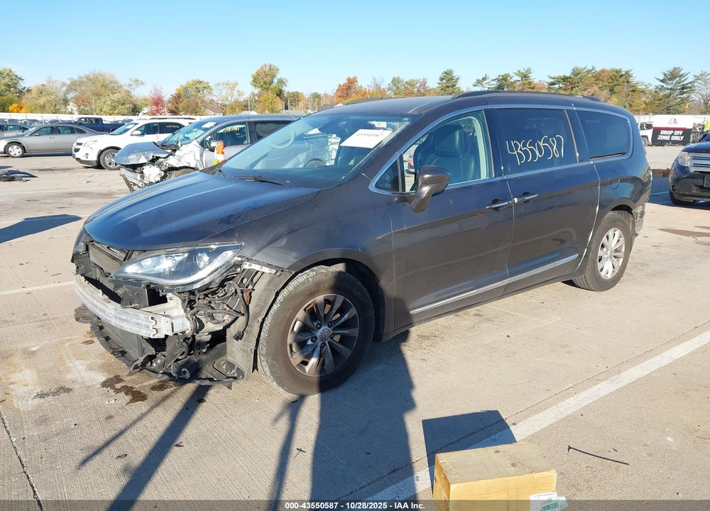 2017 CHRYSLER PACIFICA TOURING L VIN: 2C4RC1BG3HR517079