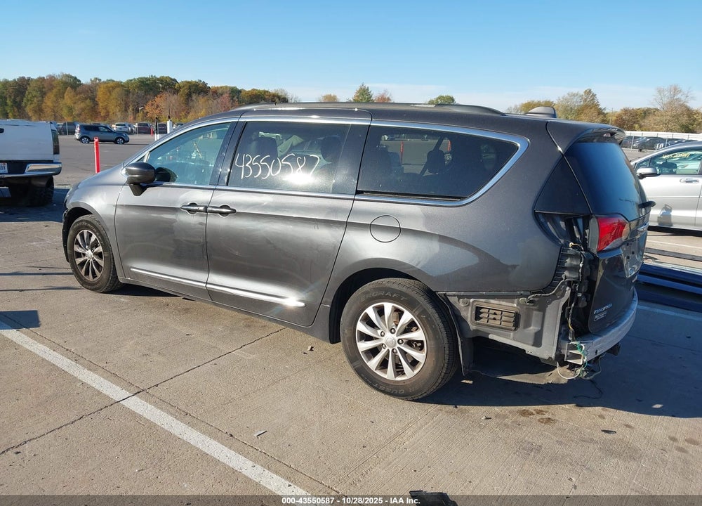 2017 CHRYSLER PACIFICA TOURING L VIN: 2C4RC1BG3HR517079