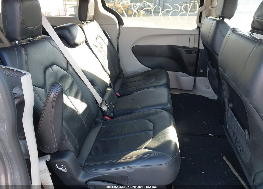 2017 CHRYSLER PACIFICA TOURING L VIN: 2C4RC1BG3HR517079