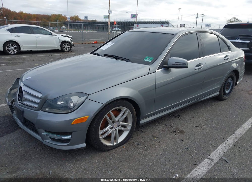 2013 MERCEDES-BENZ C 300 LUXURY 4MATIC/SPORT 4MATIC VIN: WDDGF8ABXDA775911