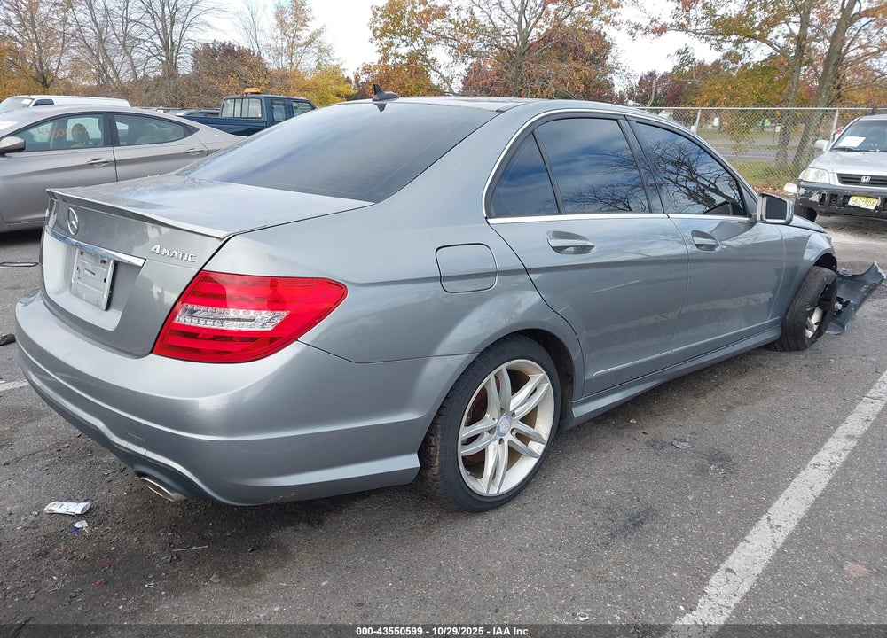2013 MERCEDES-BENZ C 300 LUXURY 4MATIC/SPORT 4MATIC VIN: WDDGF8ABXDA775911