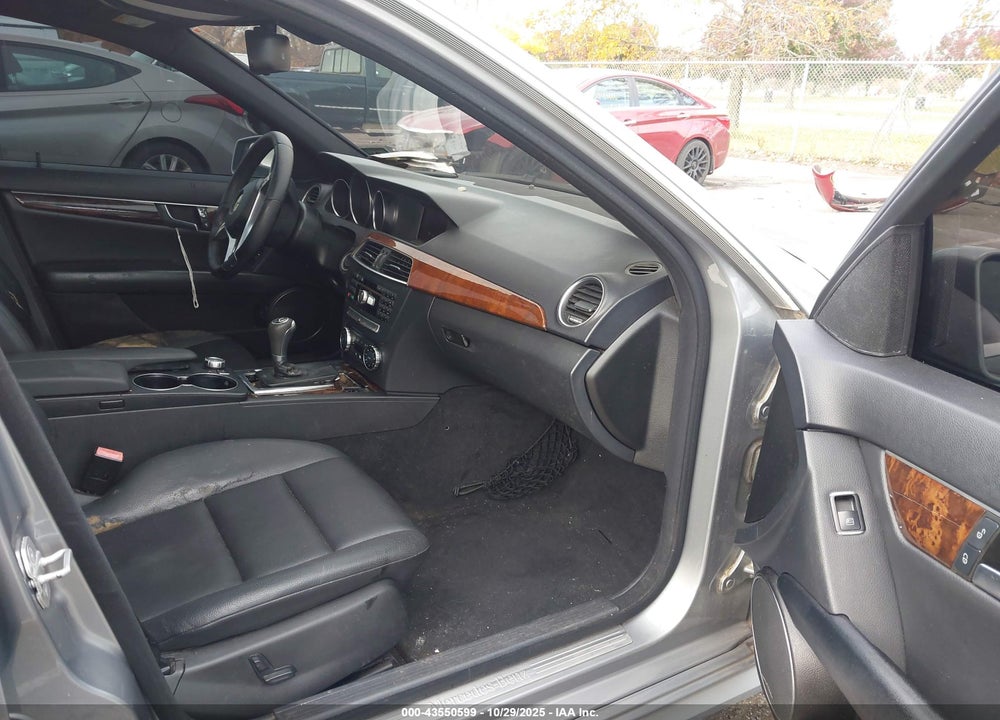 2013 MERCEDES-BENZ C 300 LUXURY 4MATIC/SPORT 4MATIC VIN: WDDGF8ABXDA775911