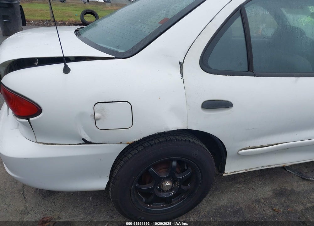 2002 CHEVROLET CAVALIER VIN: 1G1JC524827227481