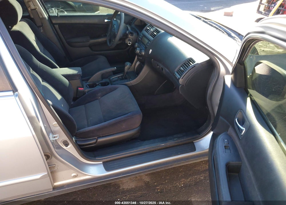 2003 HONDA ACCORD VIN: JHMCM56353C027972