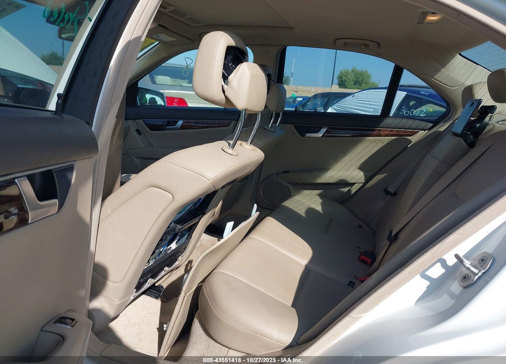 2013 MERCEDES-BENZ C 250 SPORT VIN: WDDGF4HB1DA838487