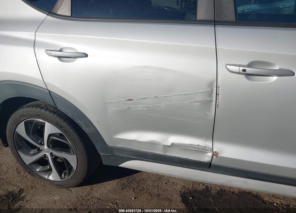2018 HYUNDAI TUCSON SPORT VIN: KM8J33AL8JU720335