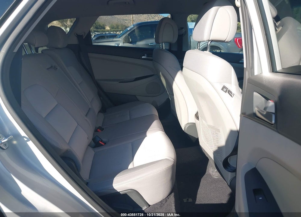 2018 HYUNDAI TUCSON SPORT VIN: KM8J33AL8JU720335