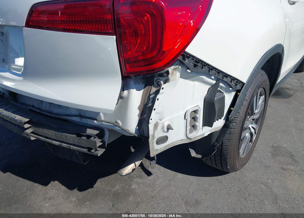 2018 HONDA PILOT EX-L VIN: 5FNYF5H58JB019672