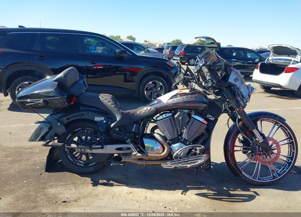 2015 VICTORY MOTORCYCLES MAGNUM X-1 VIN: 5VPUW36NXF3043466