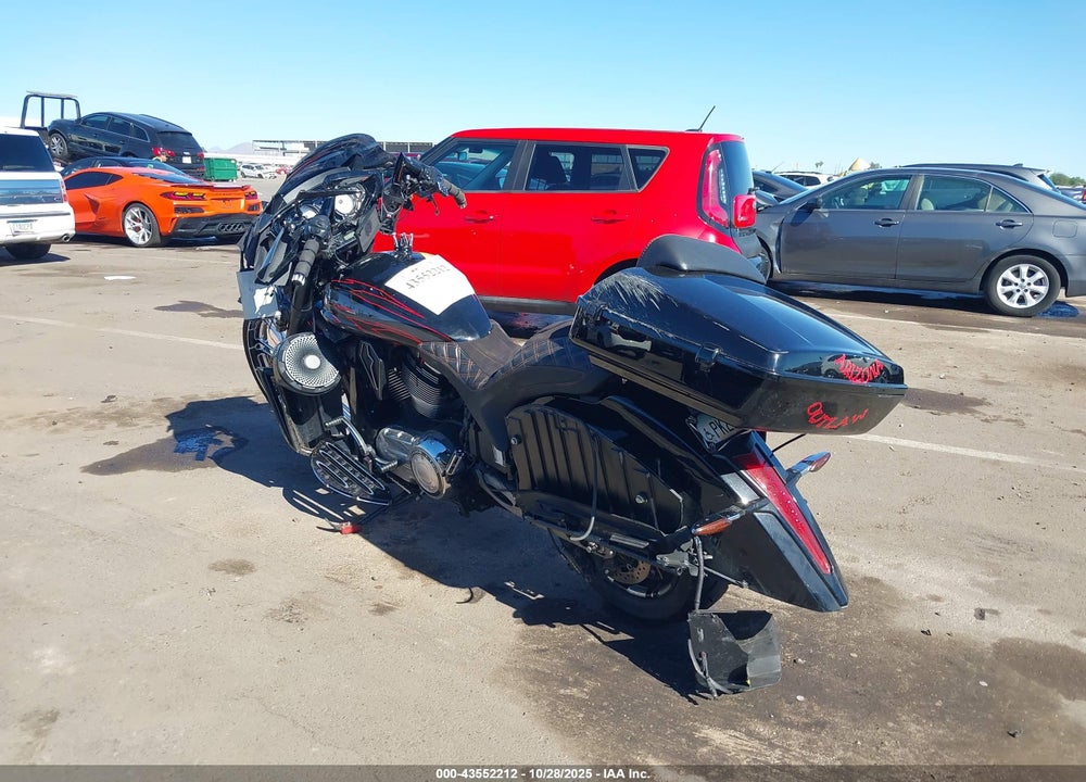 2015 VICTORY MOTORCYCLES MAGNUM X-1 VIN: 5VPUW36NXF3043466