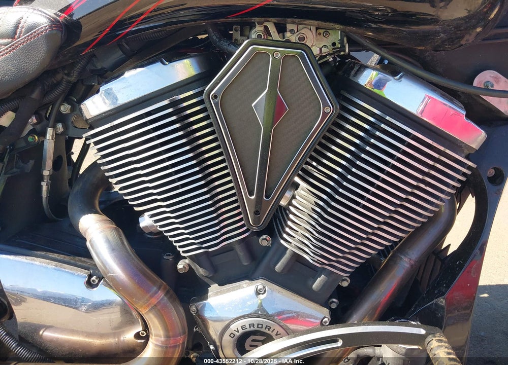 2015 VICTORY MOTORCYCLES MAGNUM X-1 VIN: 5VPUW36NXF3043466