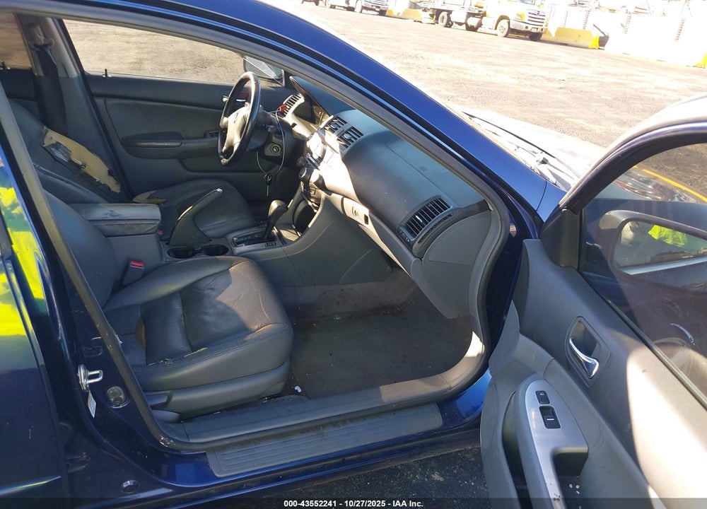 2003 HONDA ACCORD 2.4 EX VIN: JHMCM56633C073407