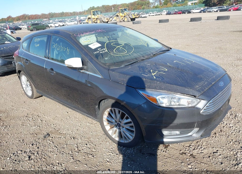 2018 FORD FOCUS TITANIUM VIN: 1FADP3N21JL262656