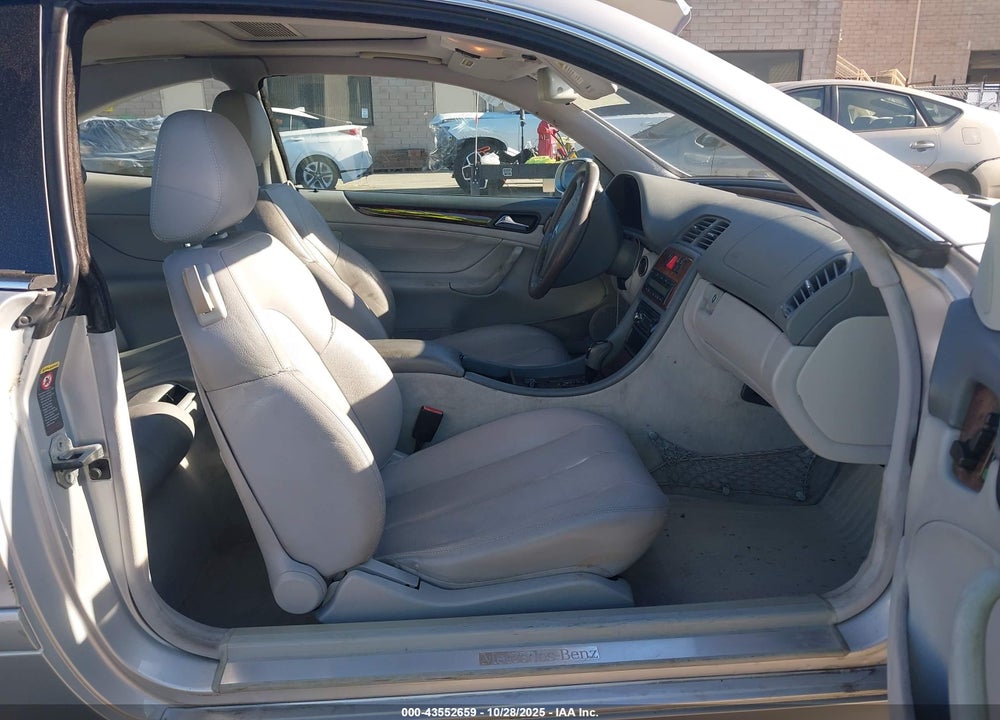 2001 MERCEDES-BENZ CLK 320 VIN: WDBLJ65G21T085022
