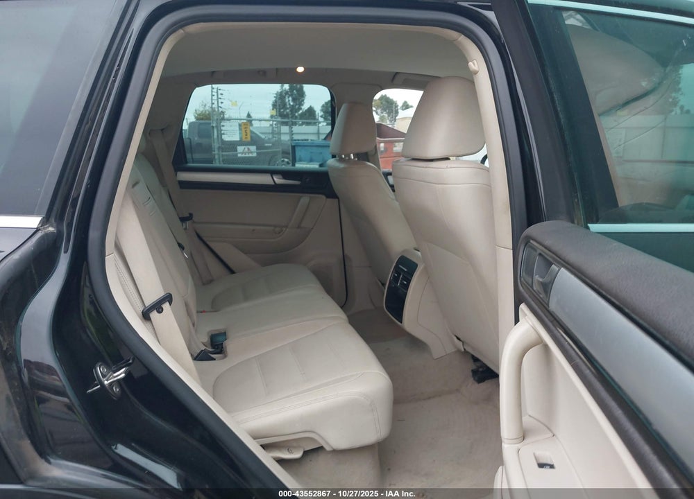 2014 VOLKSWAGEN TOUAREG TDI SPORT VIN: WVGEP9BP8ED010092
