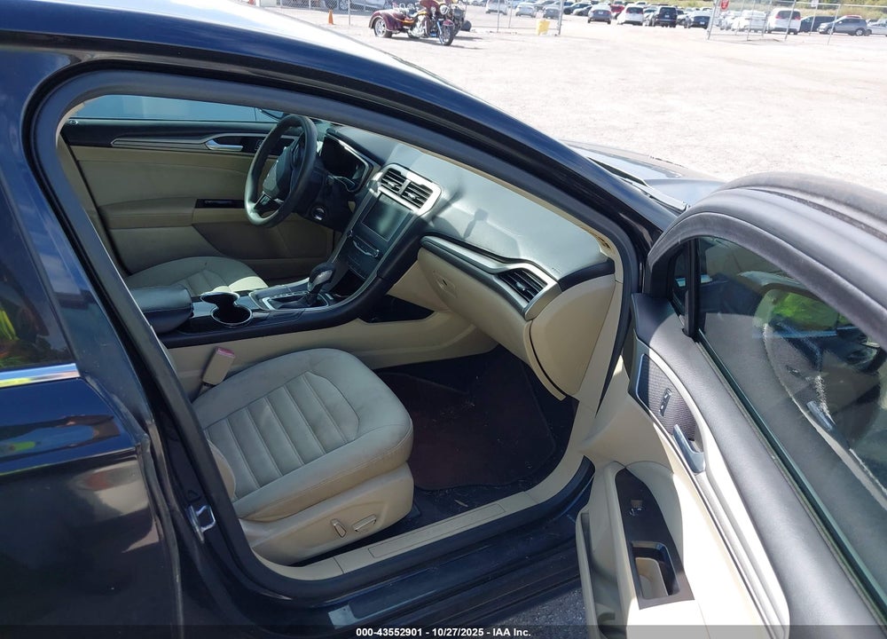 2015 FORD FUSION SE VIN: 3FA6P0HD5FR251155
