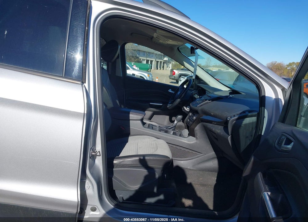 2017 FORD ESCAPE SE VIN: 1FMCU9GD6HUB15734