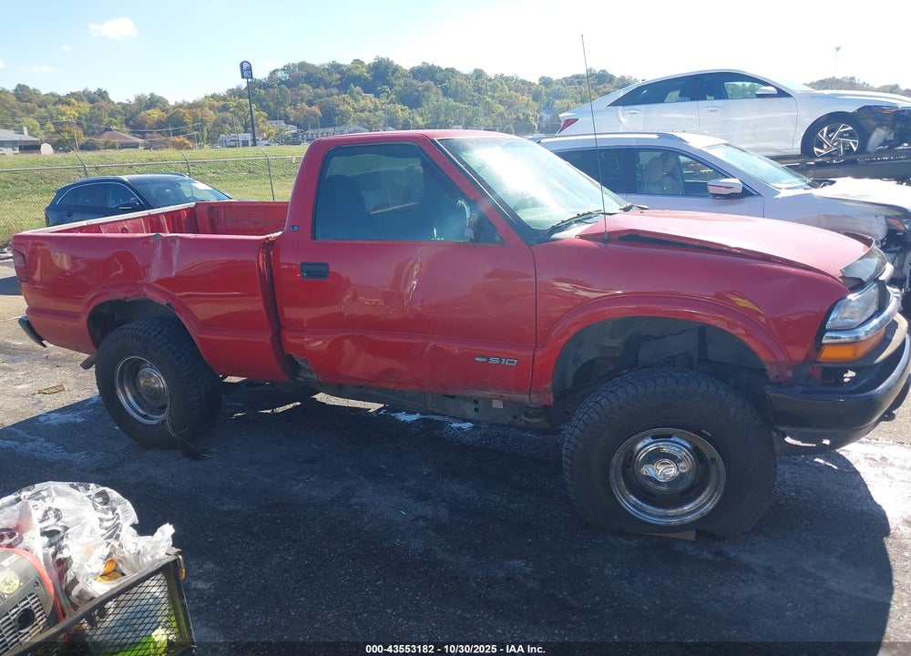 2000 CHEVROLET S-10 LS VIN: 1GCDT14W4YK180581