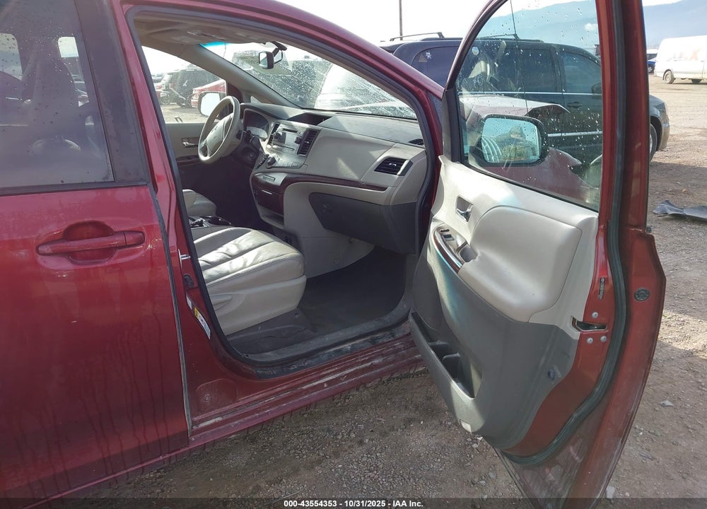 2011 TOYOTA SIENNA XLE VIN: 5TDDK3DC7BS005844