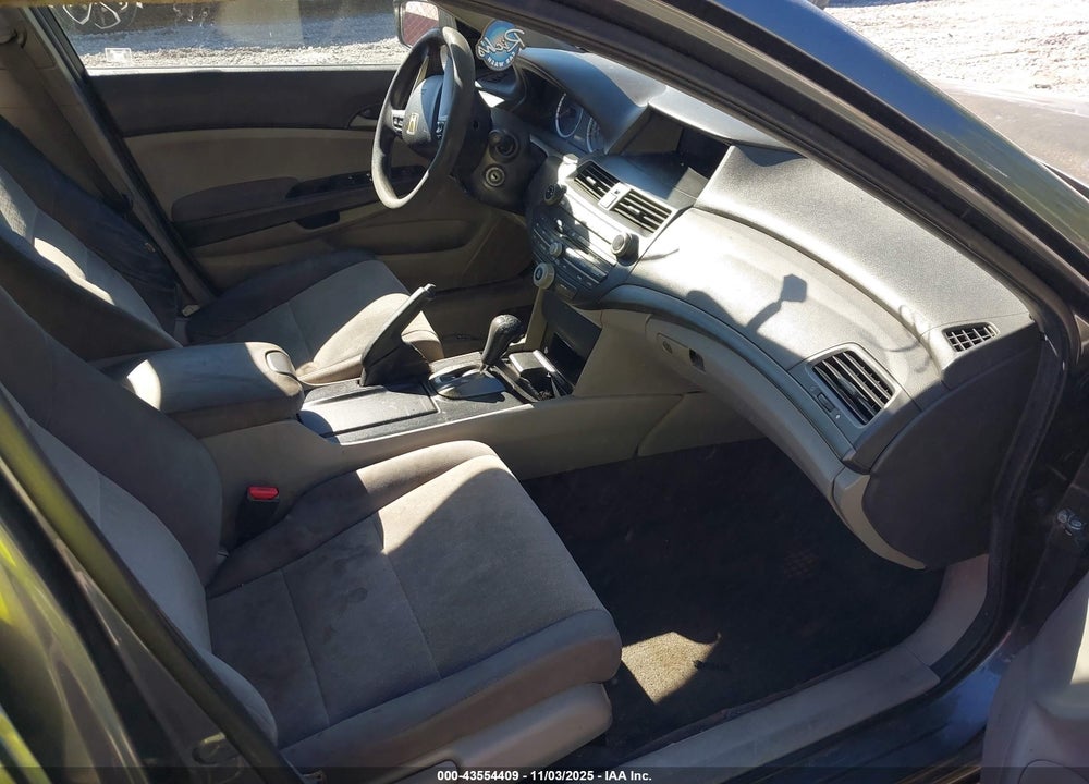 2010 HONDA ACCORD 2.4 LX-P VIN: 1HGCP2F48AA053816