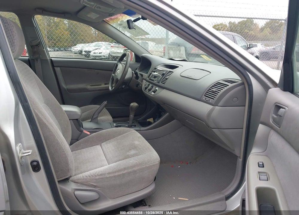 2002 TOYOTA CAMRY LE VIN: 4T1BE32K22U573581