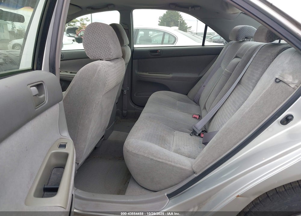 2002 TOYOTA CAMRY LE VIN: 4T1BE32K22U573581