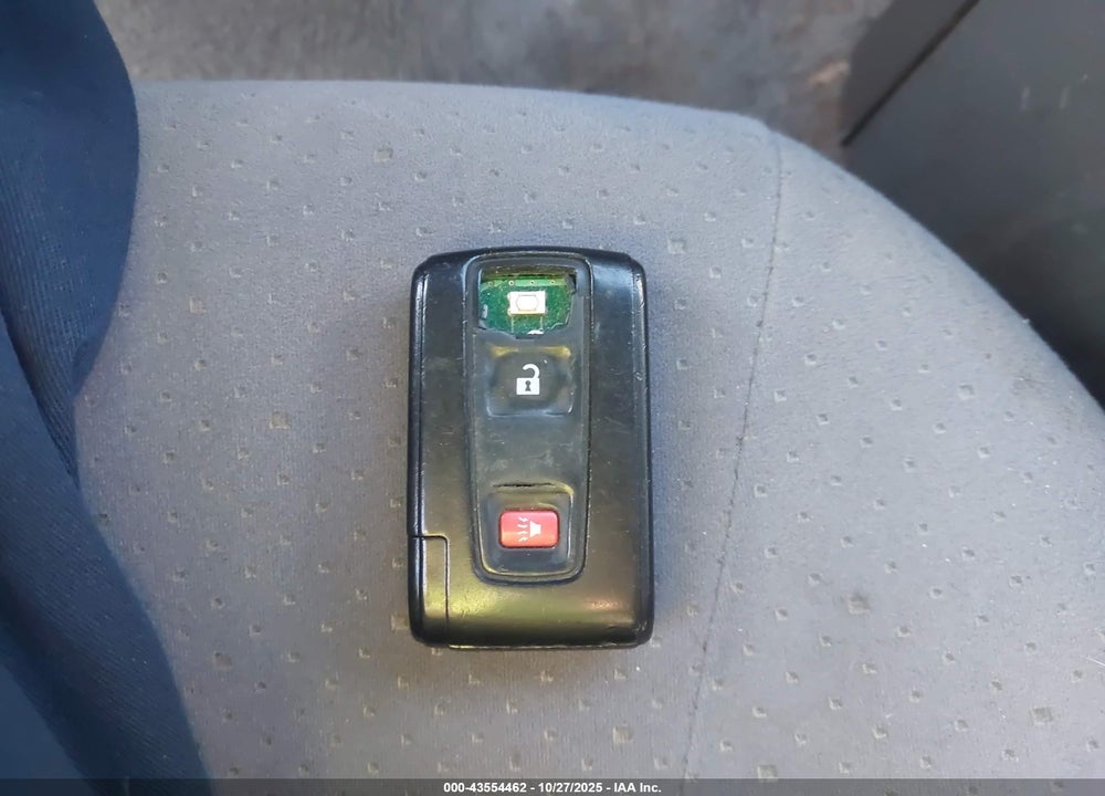 2007 TOYOTA PRIUS TOURING VIN: JTDKB20U573215481