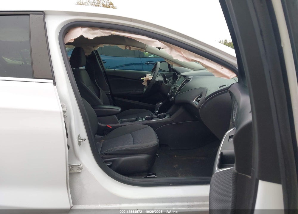2018 CHEVROLET CRUZE LT AUTO VIN: 1G1BE5SM1J7176239