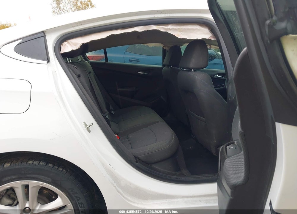 2018 CHEVROLET CRUZE LT AUTO VIN: 1G1BE5SM1J7176239