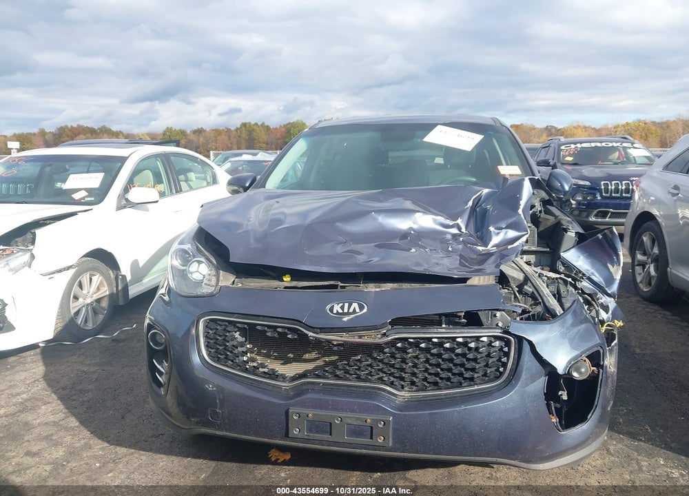2018 KIA SPORTAGE LX VIN: KNDPMCAC7J7450153