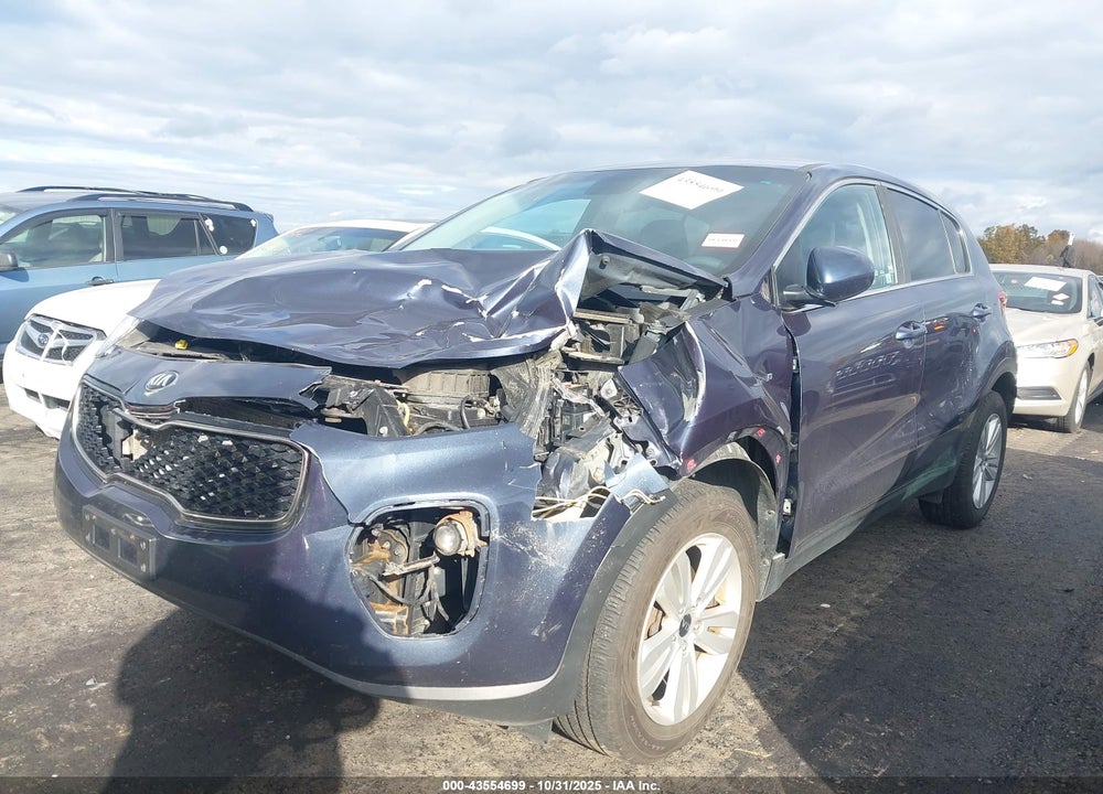 2018 KIA SPORTAGE LX VIN: KNDPMCAC7J7450153